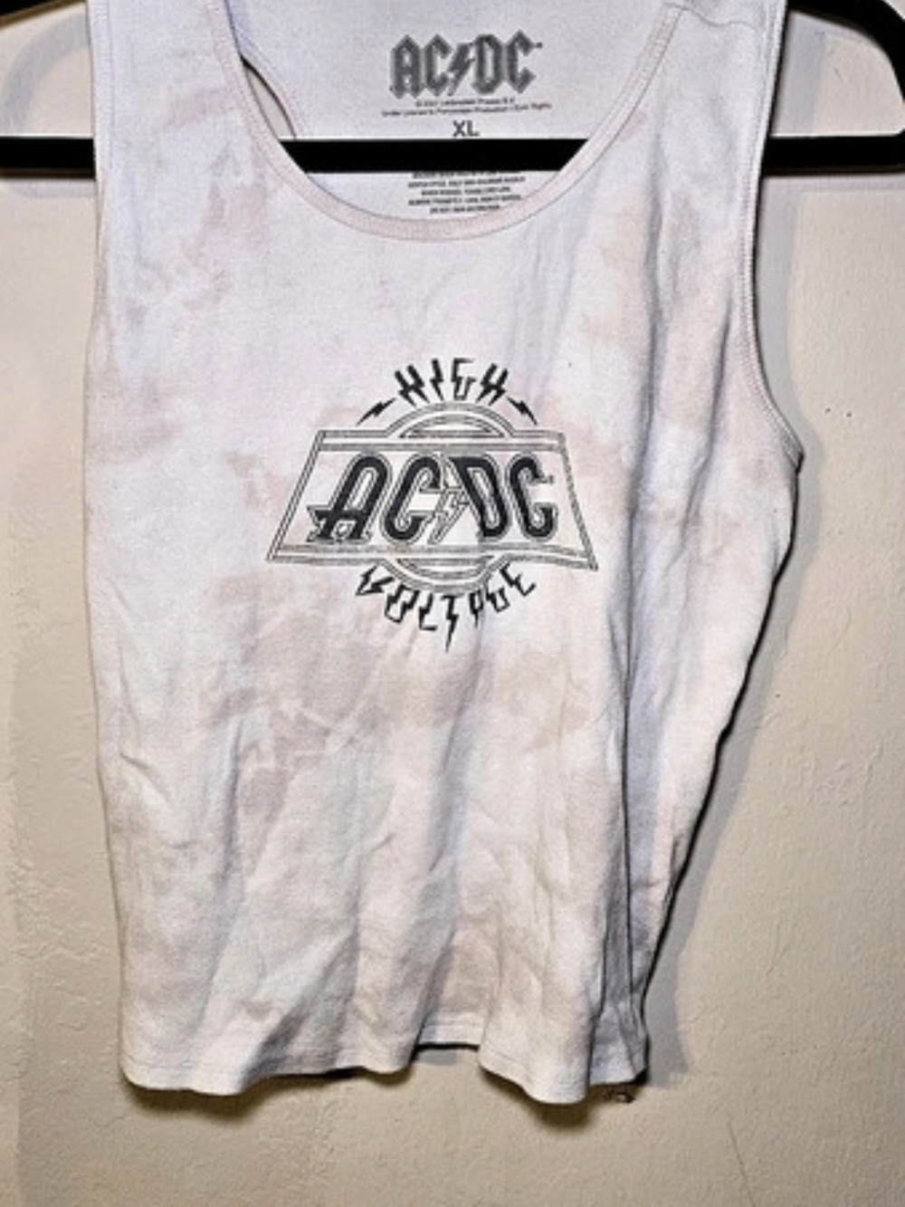 AC/DC High Voltage Graphic Tank Top White XL